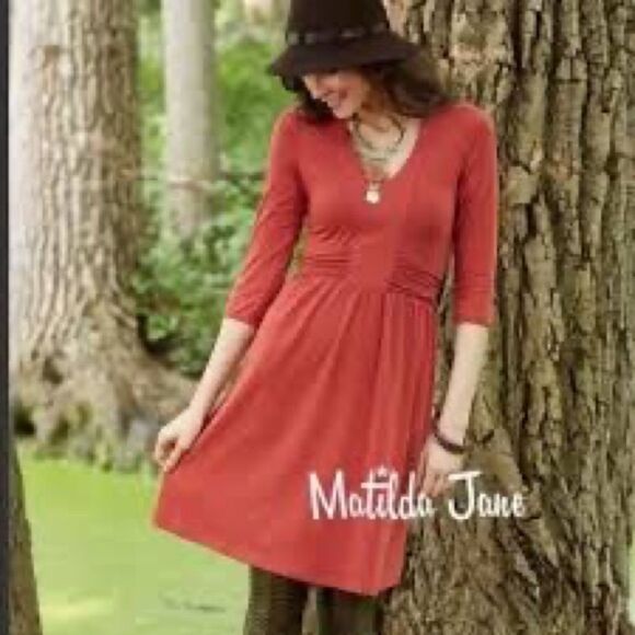 EEEUC MATILDA JANE WOMENS KIMONO LEAVE DRESS IN PAPRIKA SIZE MEDIUM - Picture 1 of 9